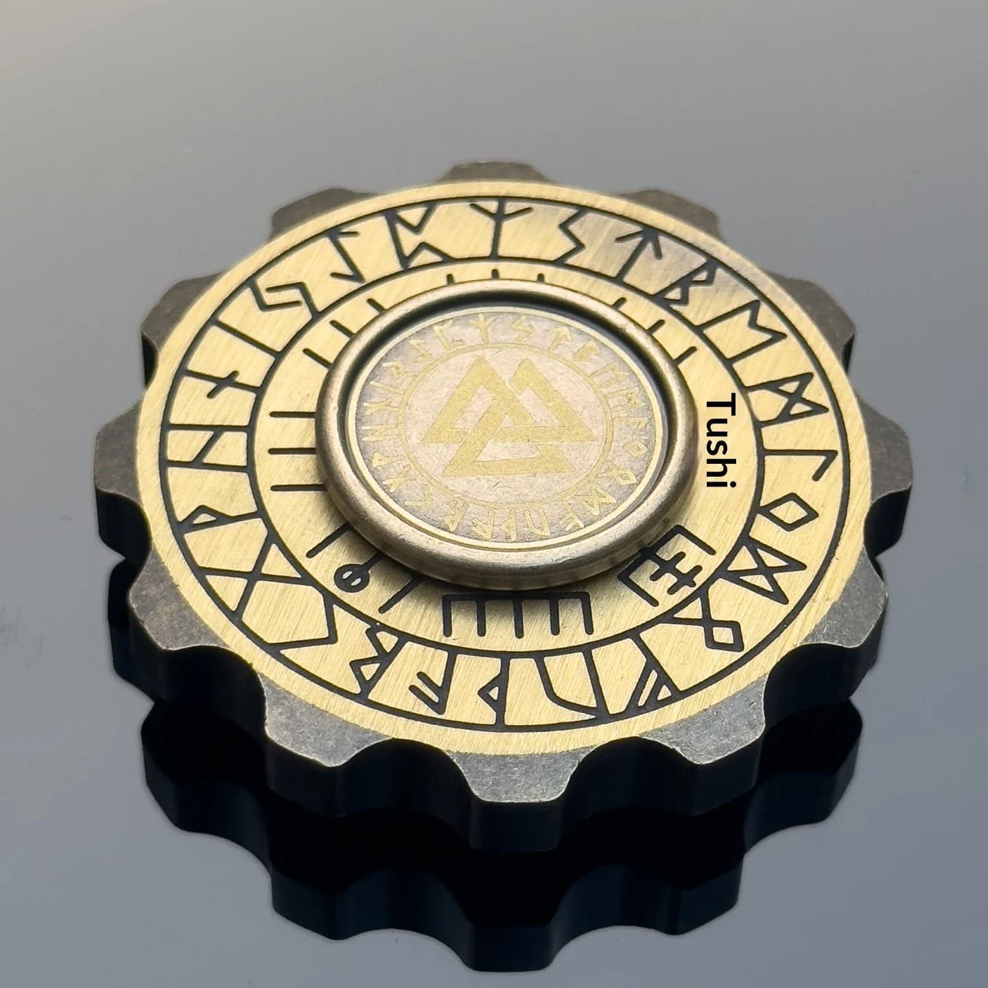 Fidget Spinner Runico Vichingo Pirata in Metallo, EDC di Alta Precisione, Giocattolo Antistress Premium per Adulti