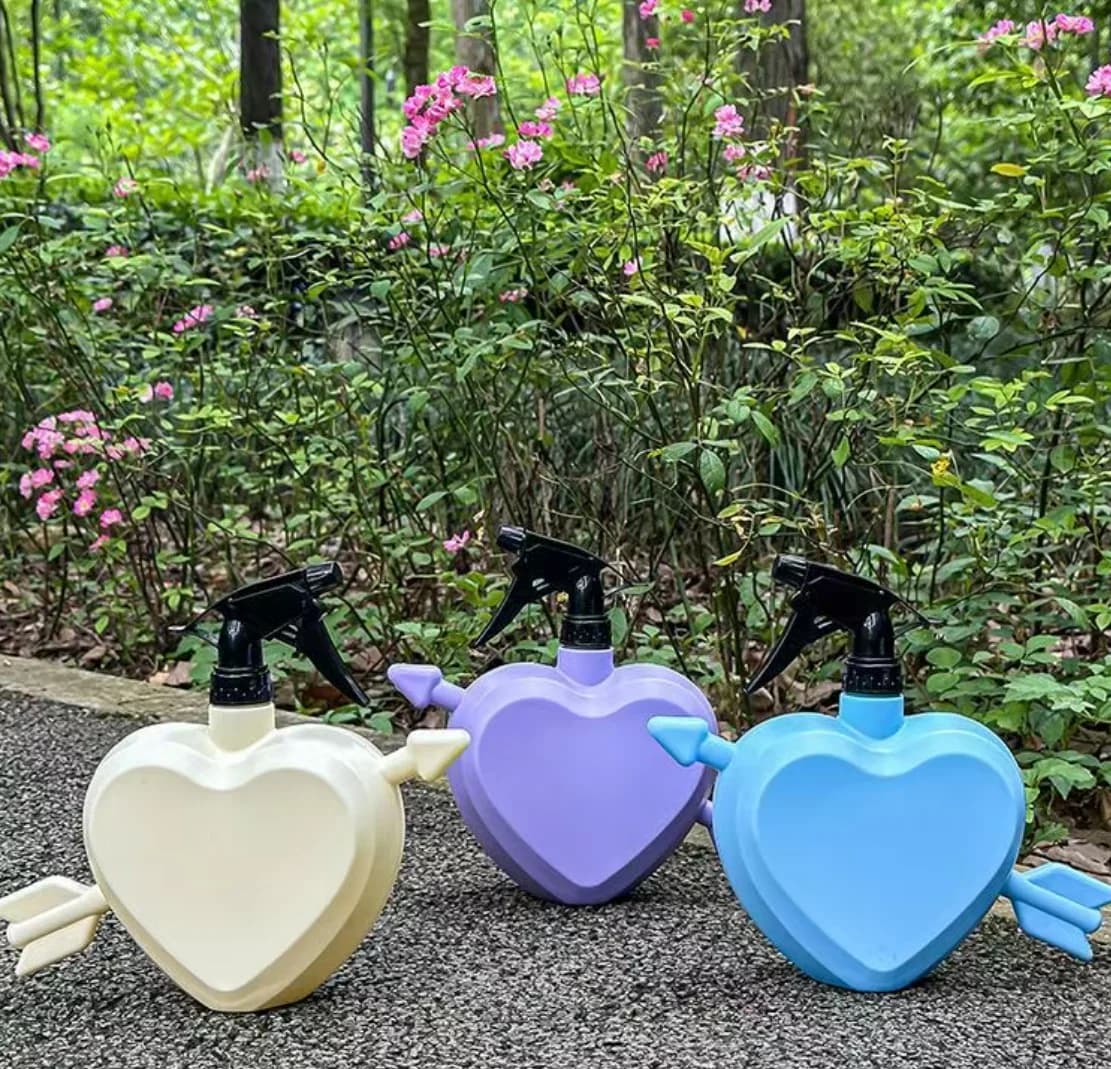 Romantic Heart Arrow Decor Handheld Mist Sprayer Lightweight Water Spray Bottle For Indoor Plants Daily Salon Cleaning