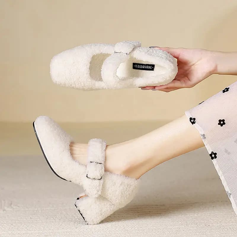 Women's brief-on shoes lined with fleece with teddy fur Ankle ankle boots with strap and high heel Comfortable Moccassini with fashionable winter rubber sole