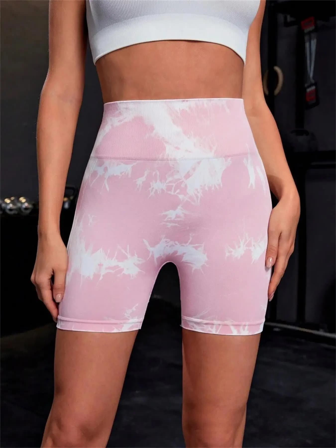 Pantaloncini sportivi a vita alta con volant e stampa tie-dye da donna, pantaloncini skinny casual comodi e traspiranti senza cuciture per allenamento in palestra di yoga