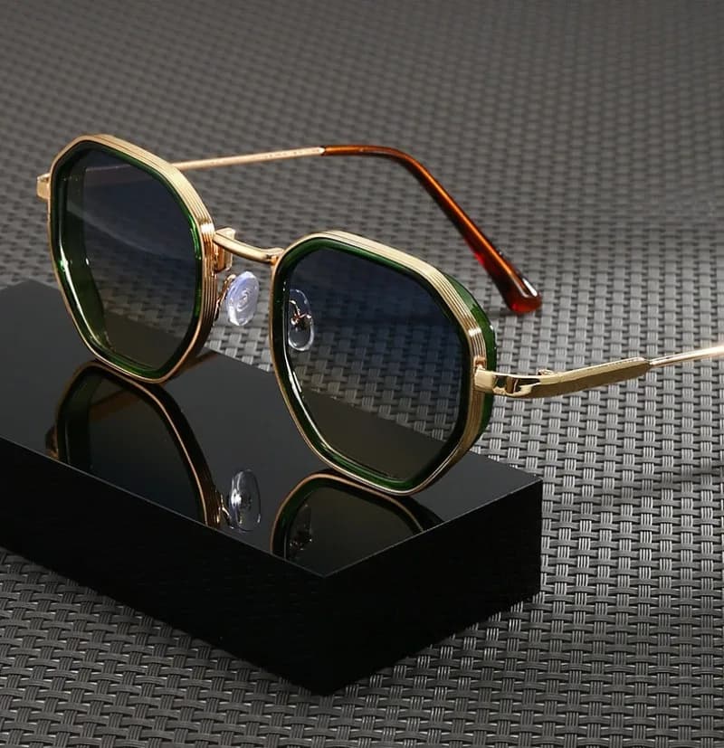 Round Metal Frame Punk Sunglasses Women Vintage New Luxury Designer Sun Glasses Female Retro Elegant Shades Fashion Eyewear