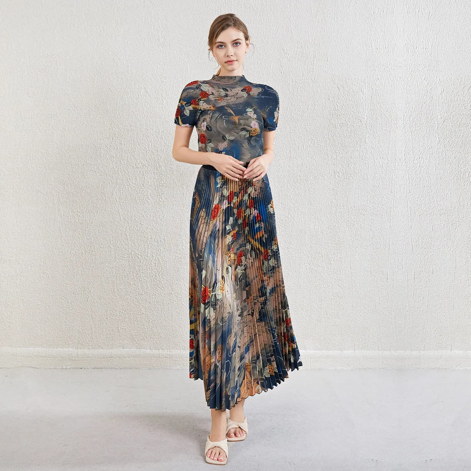 Women's dress with pleated skirt in European style and medium length American Miyake, top printed in folds and pleated skirt printed in two pieces