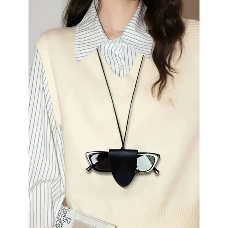Neck Hangable Magnetic PU Leather Glasses Storage Pouch, Portable Travel Sunglasses Holder Pendant for Men Women