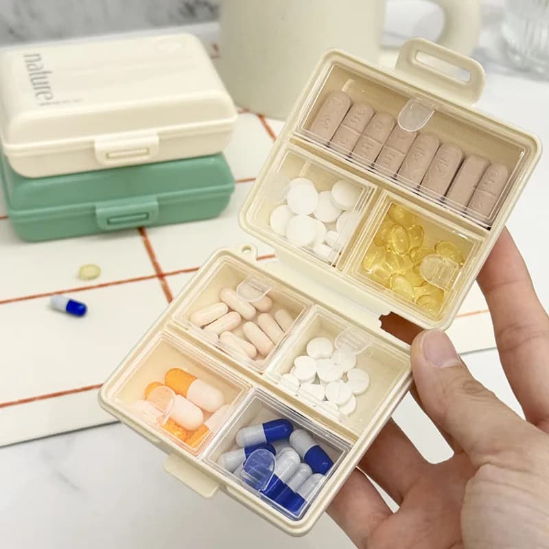 Organizer of Pills at 7 Departments, Airtight and Waterproof, Sottile and Portable, for Daily Conservation of Pills and Travel Tablets