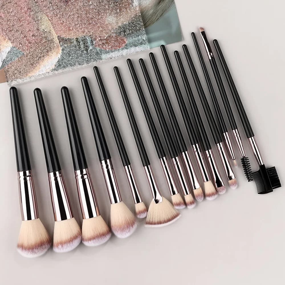 Set of 20 Makeup Brushes, Background Brushes, Cypriot, Umbrella, Blush, Kabuki Brush for Shoeing, Beauty Tools for Face
