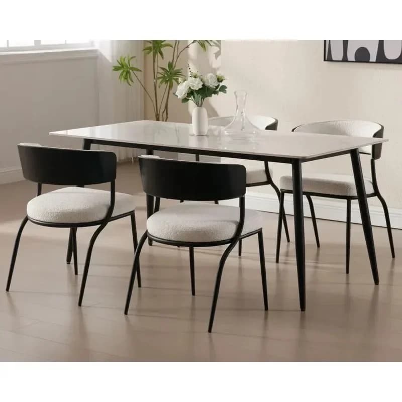 Set di 4 sedie da pranzo moderne, imbottite in tessuto Boucle bianco, con design curvo e gambe in metallo nero