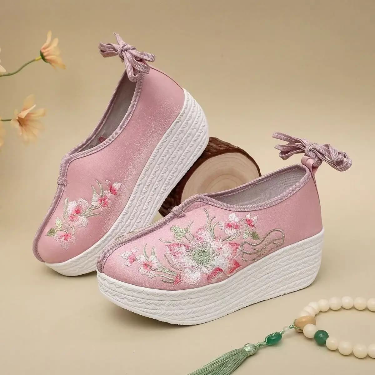 Woman Ethnic Style Wedges Embroidered Shoes Spring Summer New Thick Sole Non Slip Round Toe Hanfu Shoe Horse Face Skirt Shoes