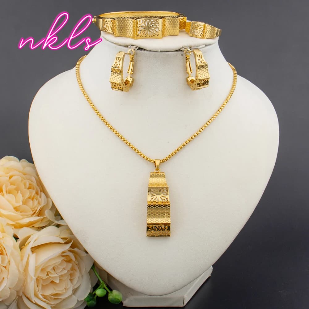 Set di gioielli placcati in Italia per donna, gioielli alla moda, collana con pendente, orecchini a cerchio, bracciale a polsino, set di anelli, regalo per feste