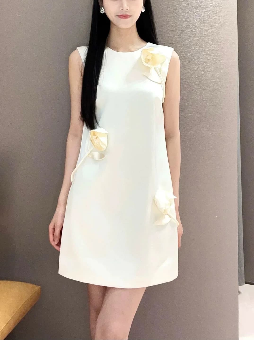 Abito Corto Senza Maniche Color Champagne per Primavera, Stile Elegante e Femminile, Gonna a Vita Alta Linea A in Fibra di Poliestere per l'Estate