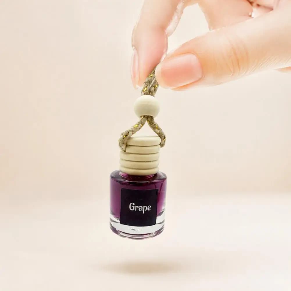 Car Air Freshener Hanging Car Hanging Therapy Diffuser Glass Bottle with Wooden Stopper Portable Essential Oil Air for Auto