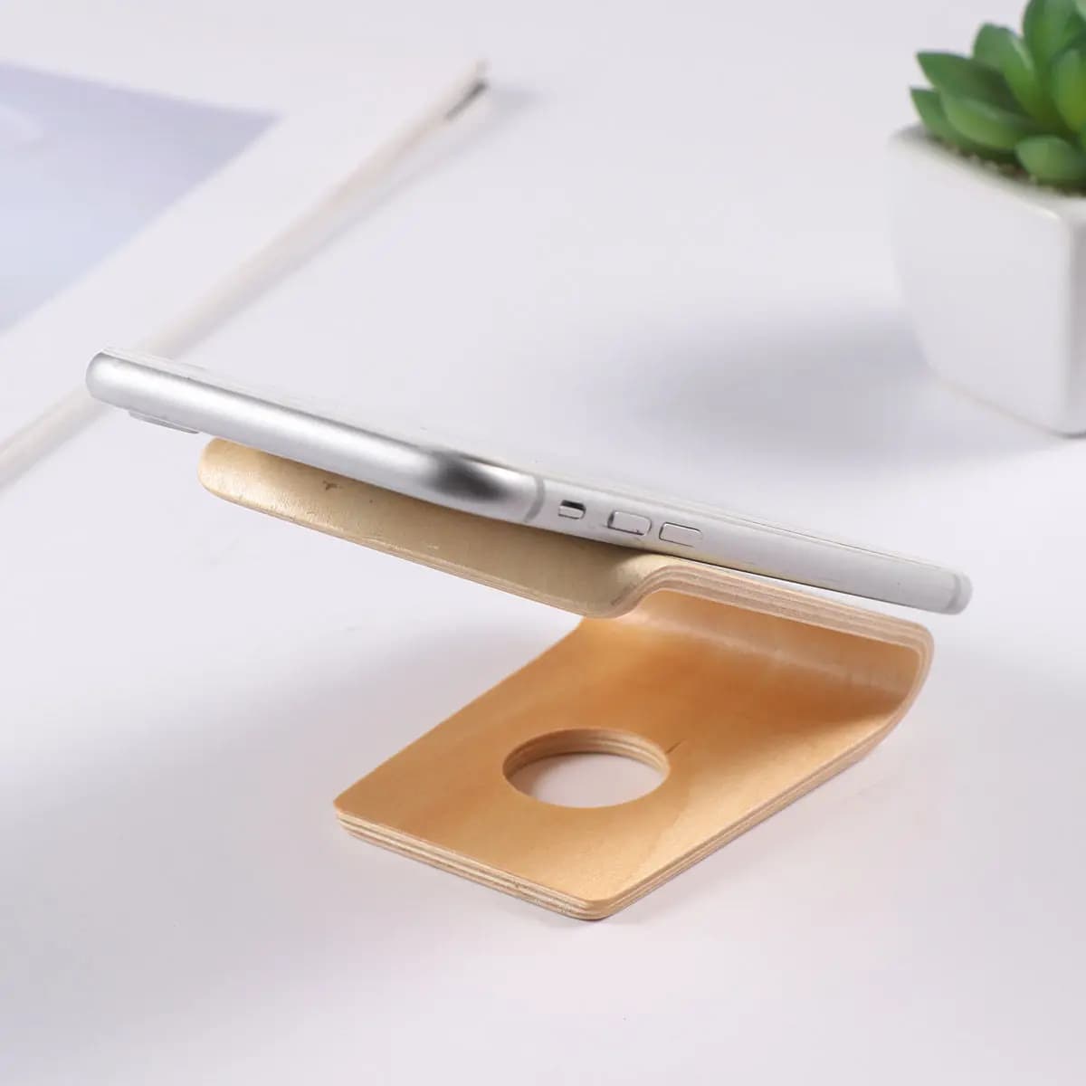 Portable Wooden Mobile Phone Stand Basswood Universal Holder Bracket Support for Desk Bed Couch Tablet Phone Accessories