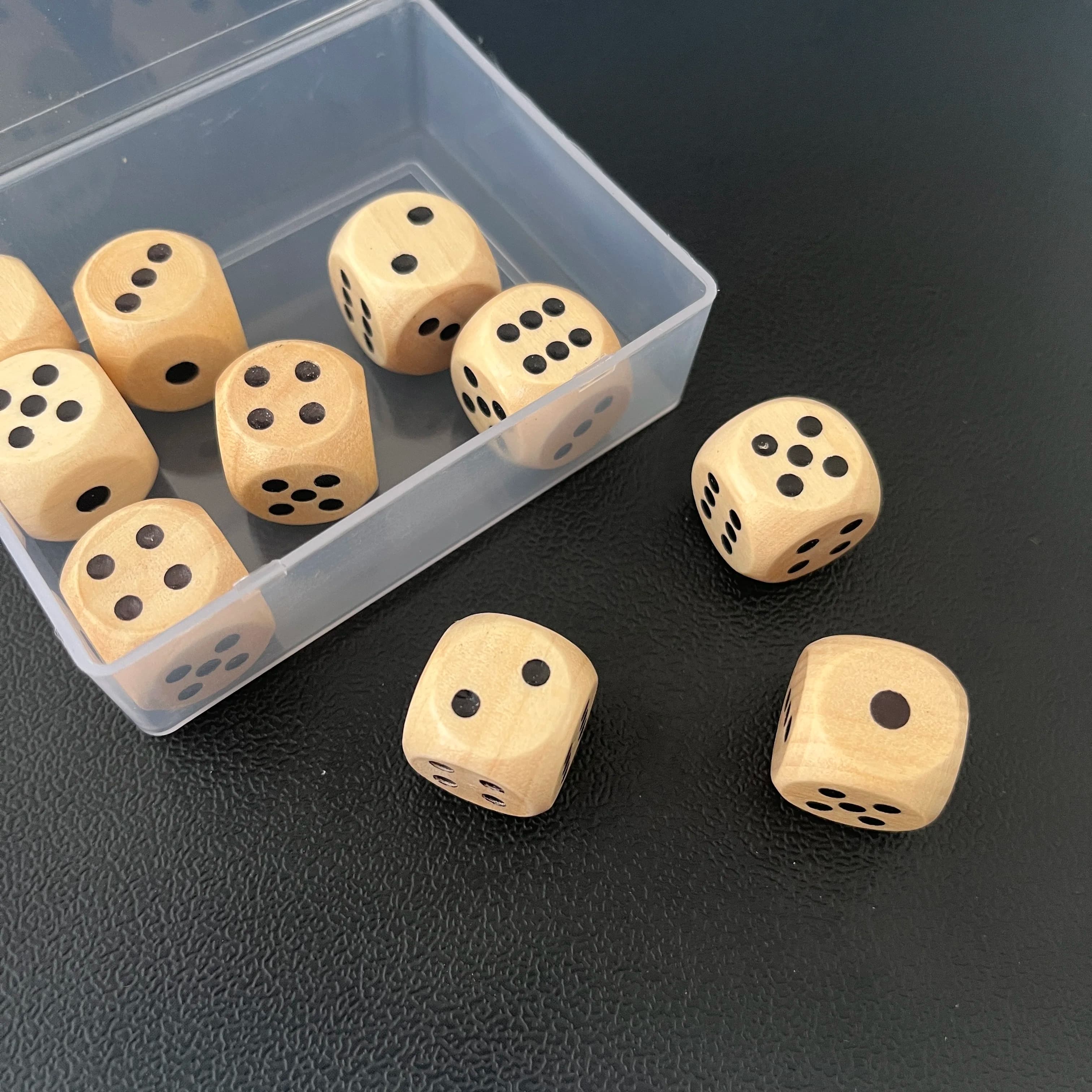 Dadi in legno 10 pezzi D6 D10 ad angolo rotondo Dadi in legno per oggetti di scena per scacchi volanti Gioco di ruolo da tavolo