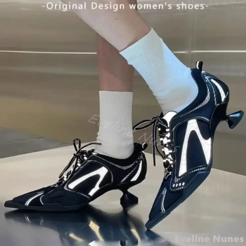 Scarpe da ginnastica con tacco alto con pannello in rete da donna scarpe a punta stringate da 5 cm scarpe sportive nere stile strano 2026 nuove scarpe da ginnastica in pelle moda