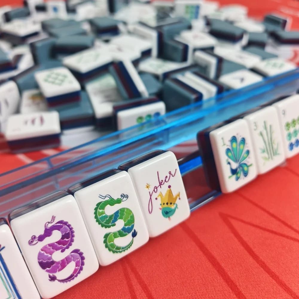 Luxury Engraved American Mahjong Set Acrylic Gray & Lake Blue Mahjong Tiles Travel Mah Jongg Sets for Family Board Games Parties