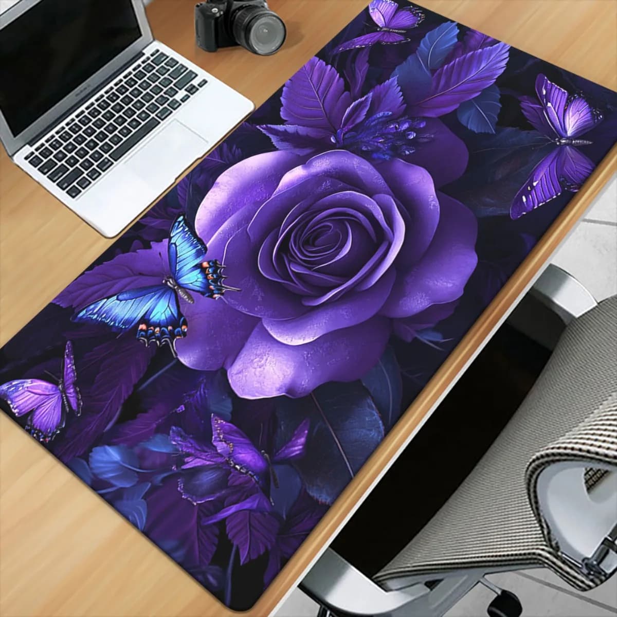 Tappetino da Scrivania Esteso con Motivo Farfalla e Rosa Viola, Tappetino per Mouse da Gaming Antiscivolo in Gomma per Ufficio, PC e Laptop
