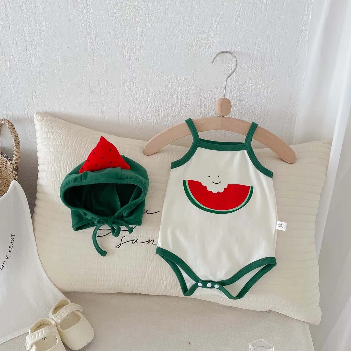 Tuta estiva da bambino in stile anguria, cappello da tuta sottile e confortevole con fionda per bambino maschile e femminile, adatto per uscire