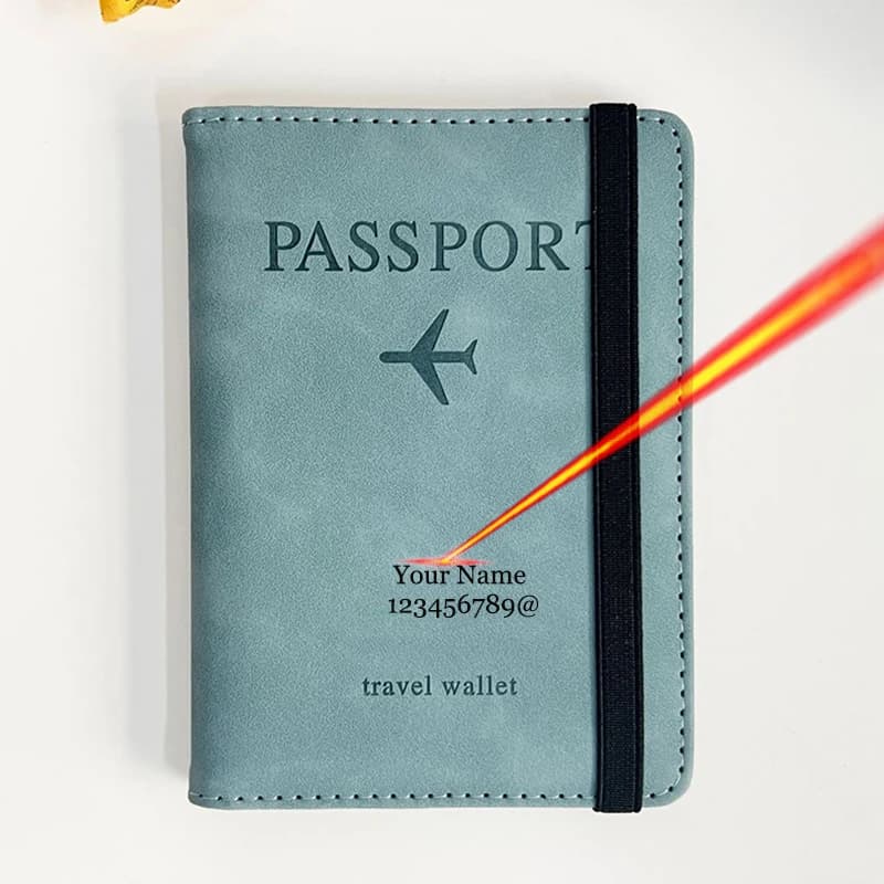 Nome inciso Porta passaporto alla moda Portafoglio da viaggio Passaporto Nome personalizzato Custodia in PU per porta carte per passaporti