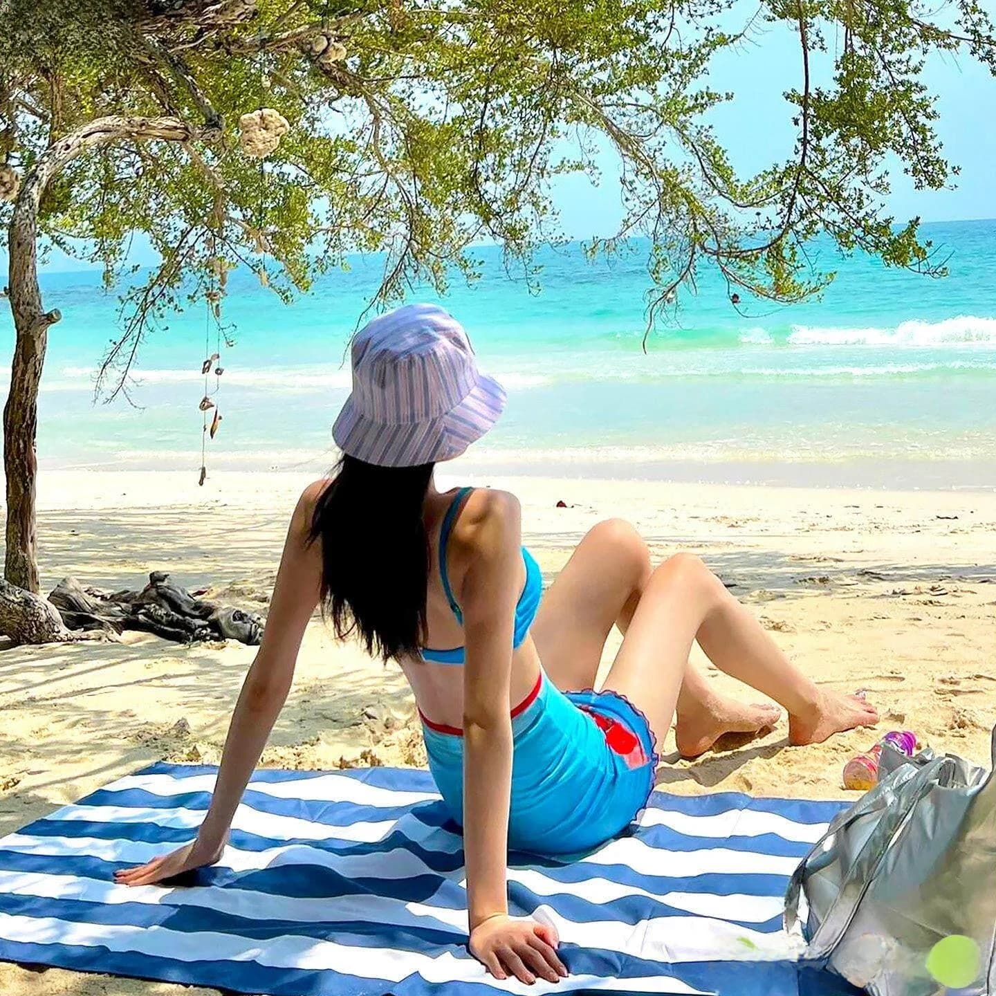 Telo Mare Portatile Assorbente per Fitness e Sport, Tappetino Yoga e da Bagno per Donna, Protezione Solare, Marca Blue Valley
