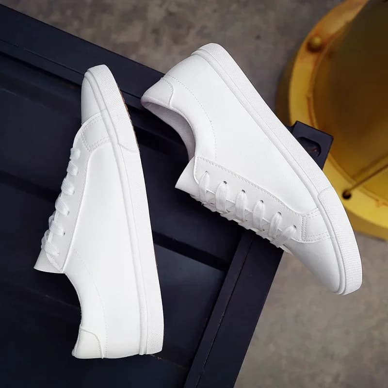 Scarpe da donna Scarpe casual da esterno di moda Nuovi appartamenti comfort Scarpe casual in pelle PU leggere Calzature vulcanizzate con lacci Tenis Mujer