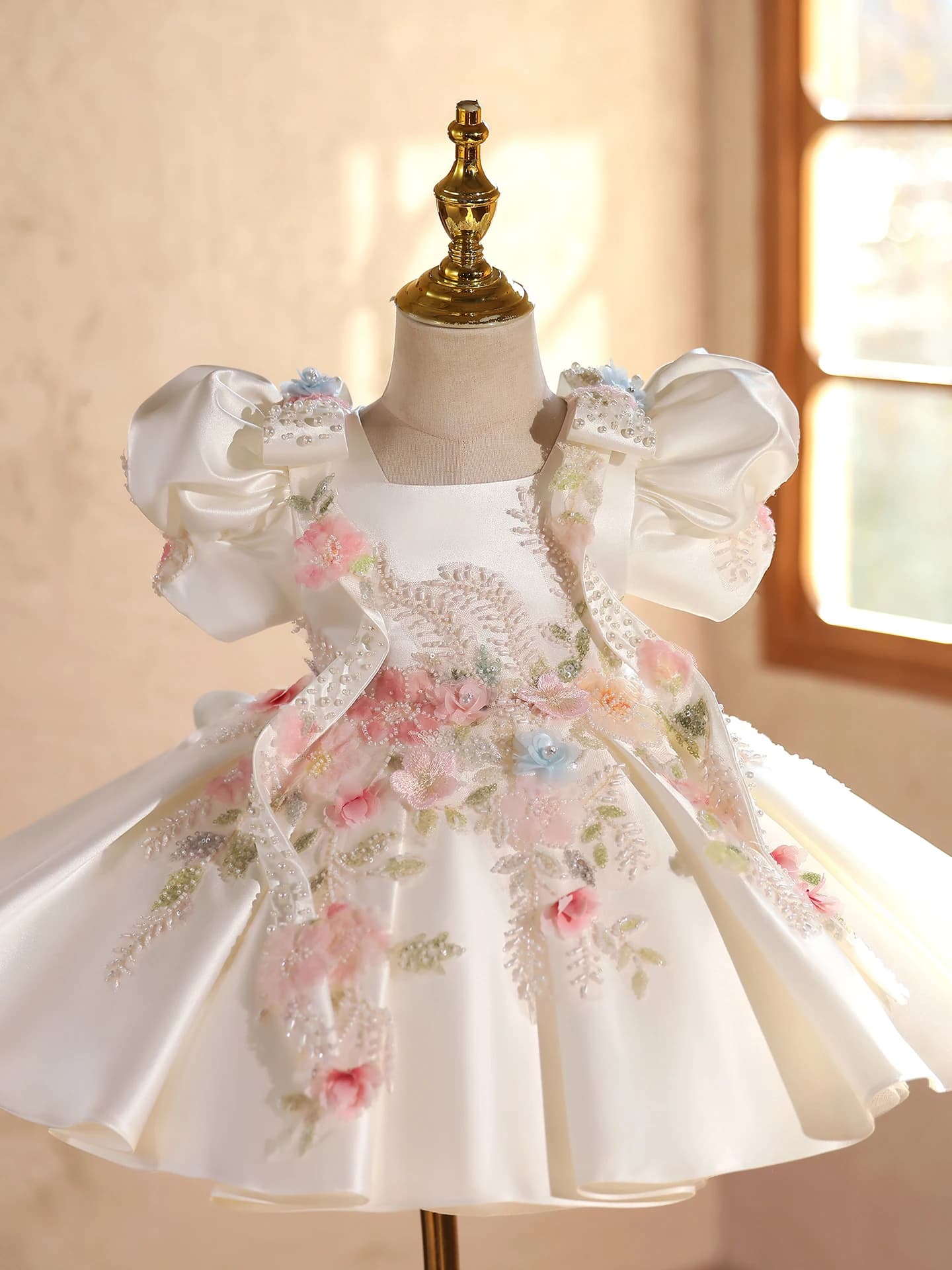 Abito da festa per il primo compleanno del bambino, abito da sera di fascia alta, abito personalizzato ricamato a mano, splendido abito natalizio per bambina