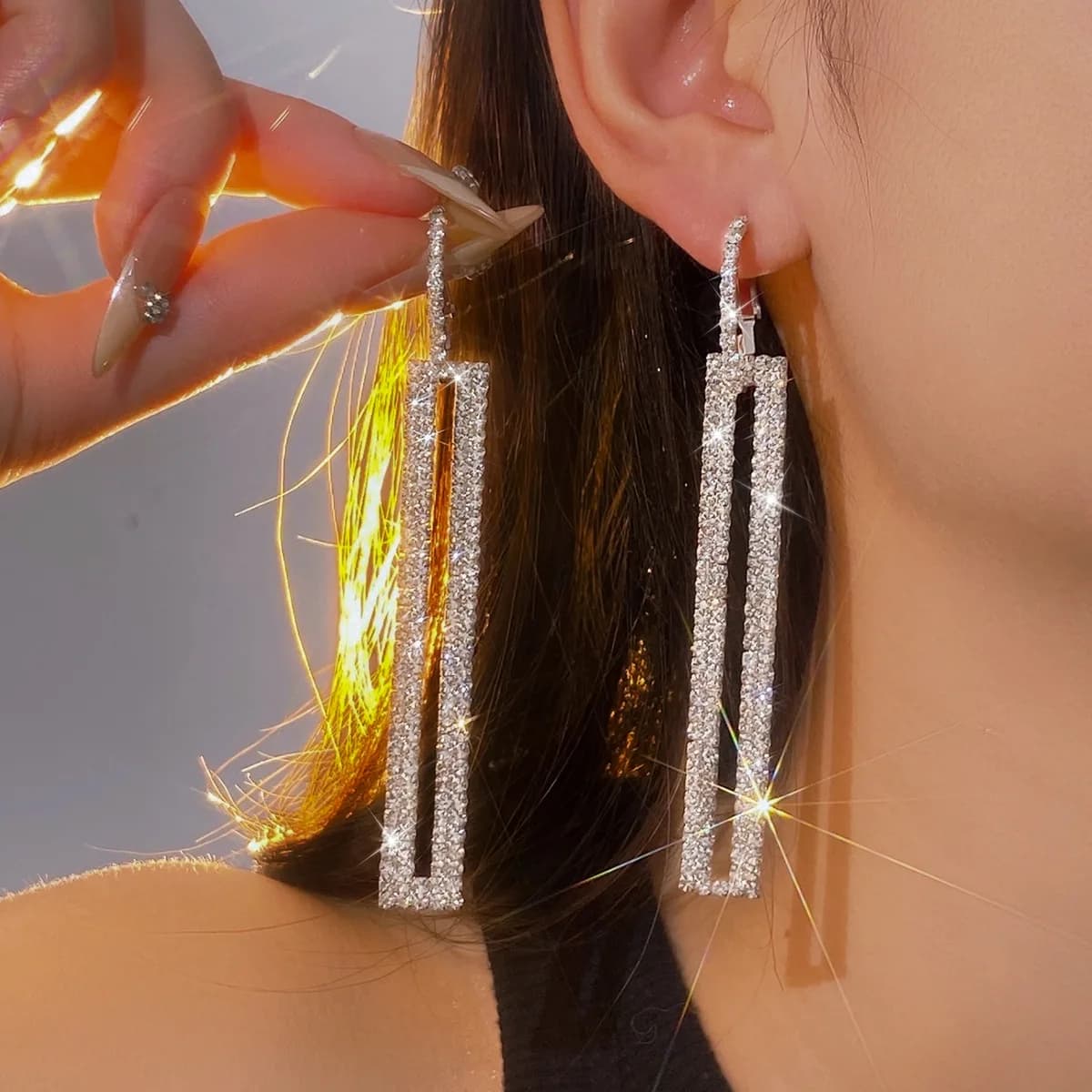 Silver needle European and American diamond-encrusted rectangular earrings light luxury high-end earrings women's fashion exquisite earrings design sense niche