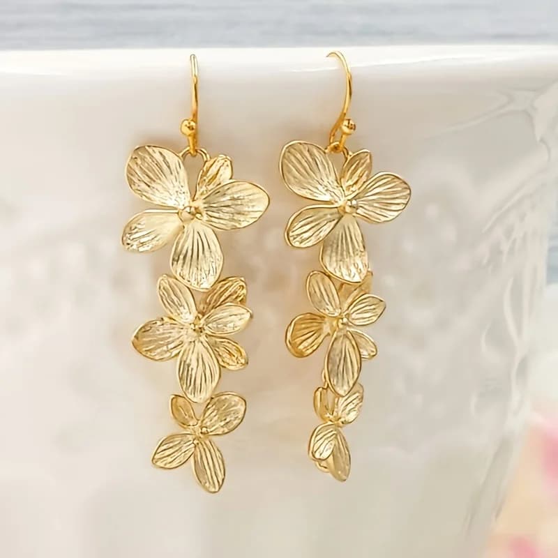 Vintage Fashion Pendant Three Flowers Connected Style Earrings Holiday Memorial Gifts Party Accessories