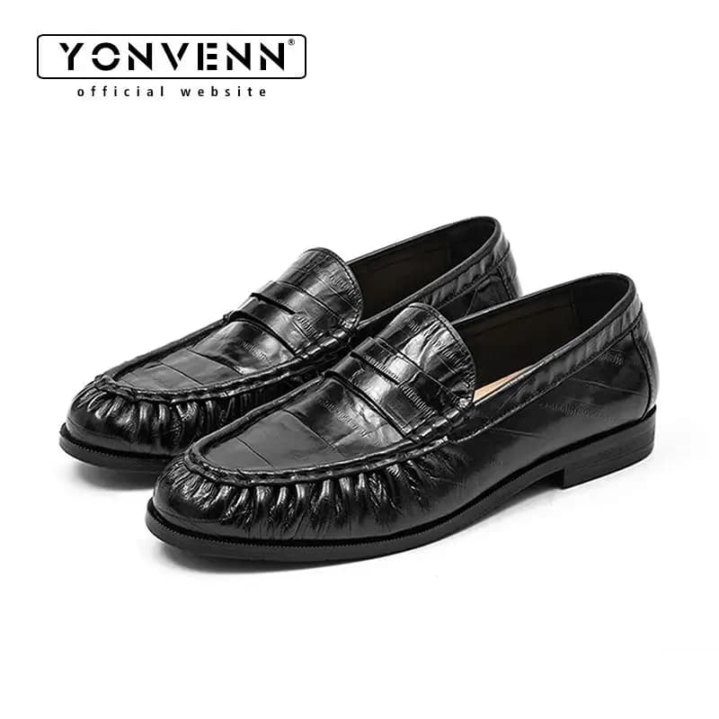Mocassini da uomo in pelle di anguilla perlescente con fondo piatto plissettato, slip-on casual in pelle per lavoro e affari