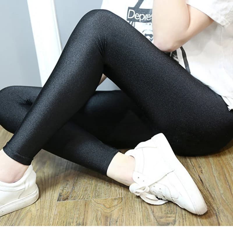 Leggings da donna neri lucidi Leggings slim push up da donna autunnali Leggings da donna morbidi elasticizzati a vita alta di grandi dimensioni