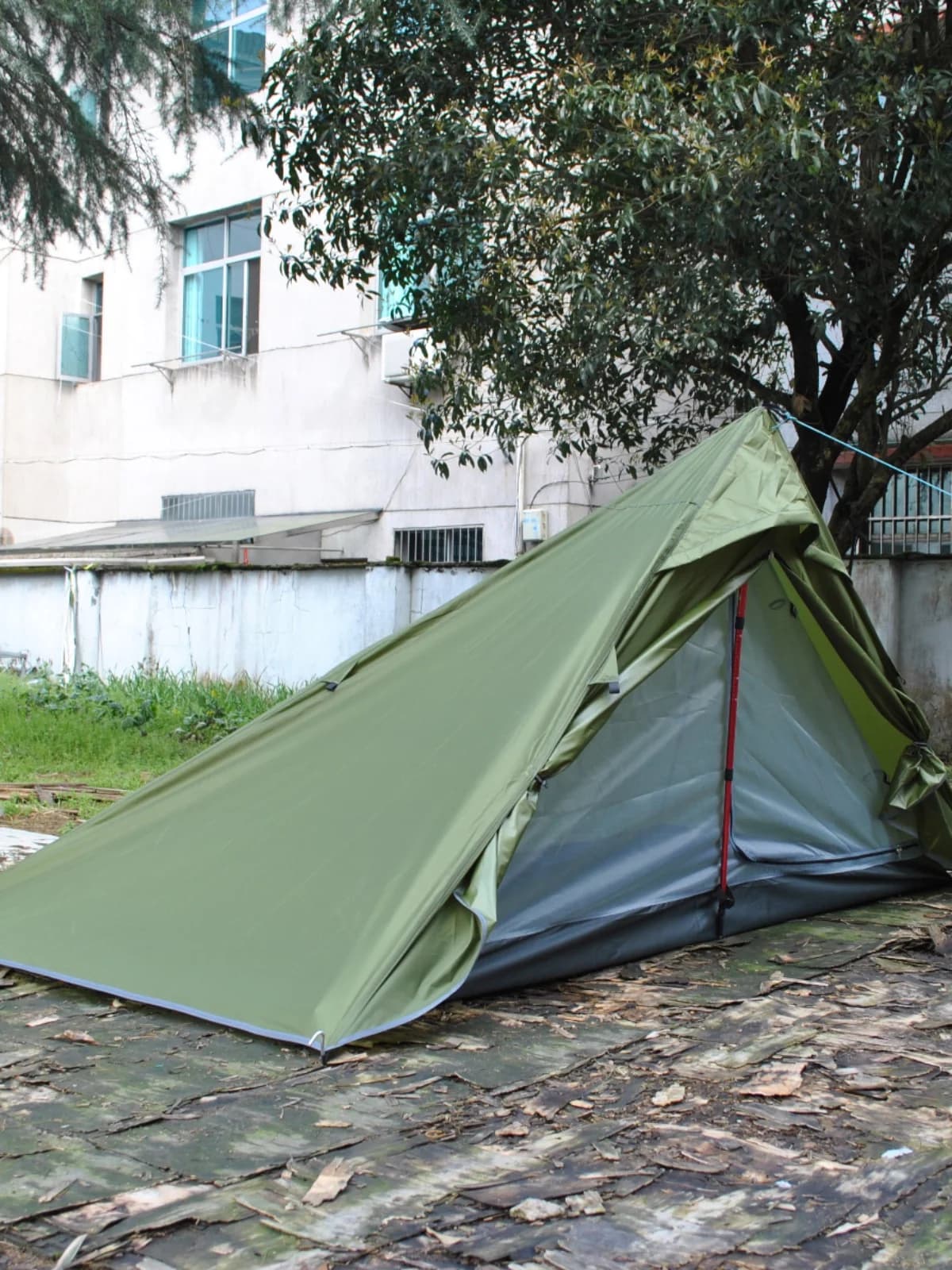 Tenda da Campeggio Ultra-Leggera a Piramide, Set Completo per Due Persone, Senza Pali, Impermeabile in Tessuto Oxford, Pali in Lega di Alluminio Resistente