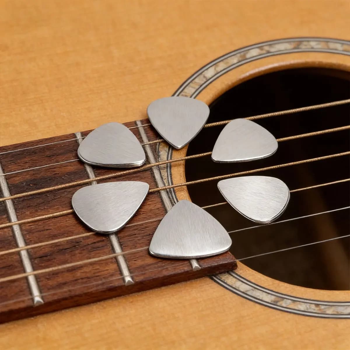 Plettri per chitarra in acciaio inossidabile da 0,3 mm, 5 pezzi, plettri in metallo resistenti per chitarra acustica/elettrica, ukulele e basso ZSY