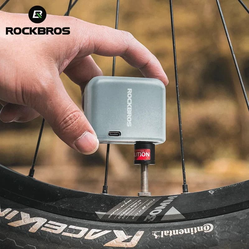 ROCKBROS Pompa per Bici Bicicletta Mini Pompa di Aria Elettrica Portatile 100PSI Ricaricabile Compressore Gonfiatore per Pneumatici per Bici Moto