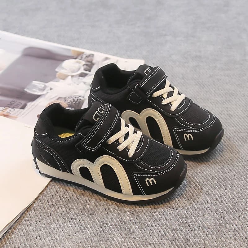 Kids Retro M Letter Patch Sneakers Breathable Mesh Upper Velcro Strap Non Slip Rubber Sole Boys Daily Sports Walking Shoes