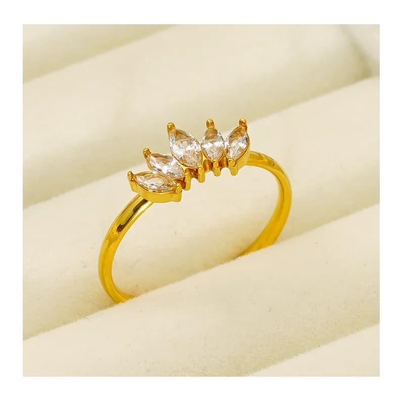 Anello Aperto in Acciaio Inossidabile con Zirconi, Design Versatile e Resistente allo Sbiadimento, Gioiello in Titanio di Lusso Leggero per Donne