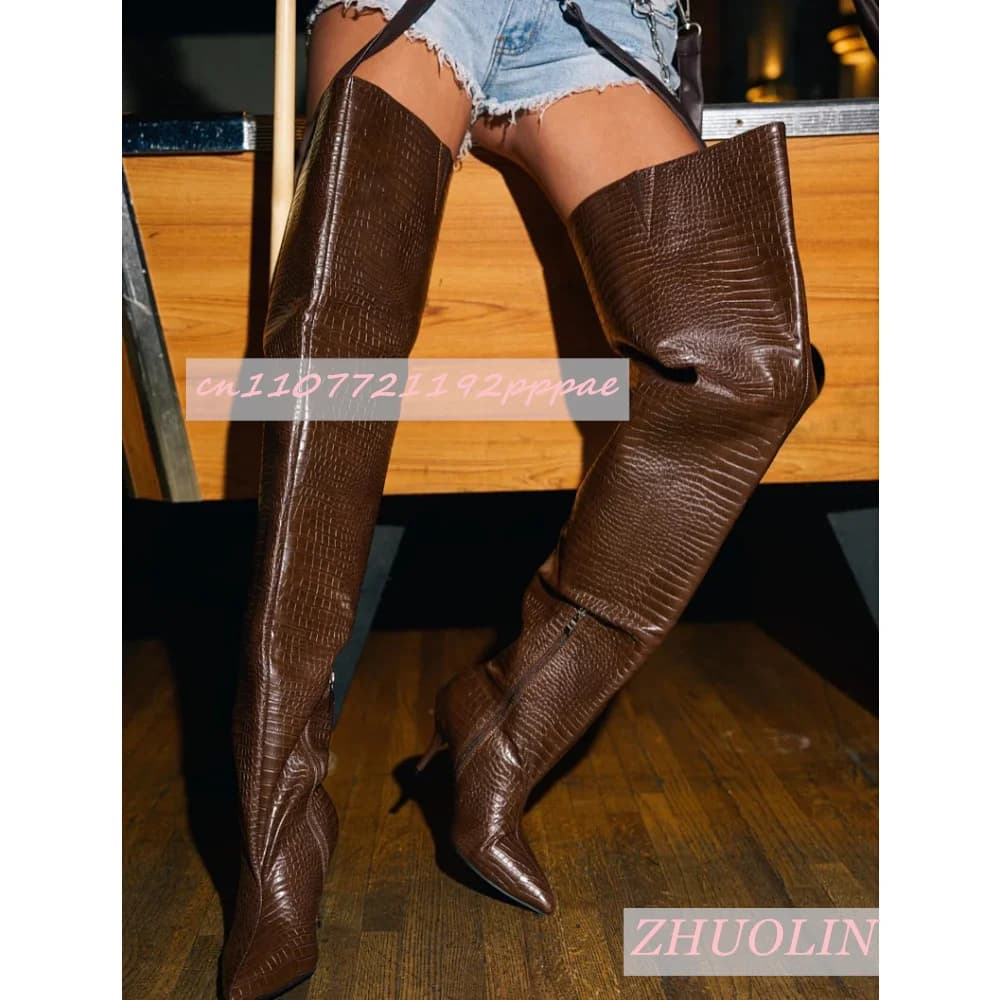 Boots above the knee with stone pattern autumnal retro boots with low heel Large tube boots Side hinges Luxury long boots for catwalk parties