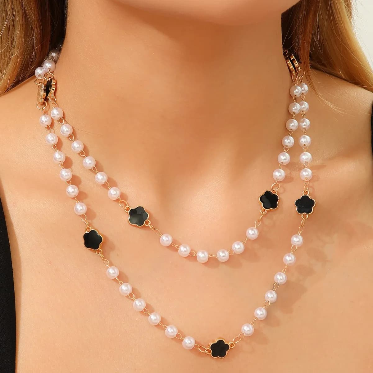Women's Fashionable Extra Long Clover Pearl Necklace Autumn and Winter Long Sweater Chain Multi layer Clothing Decoration Chain Luxury