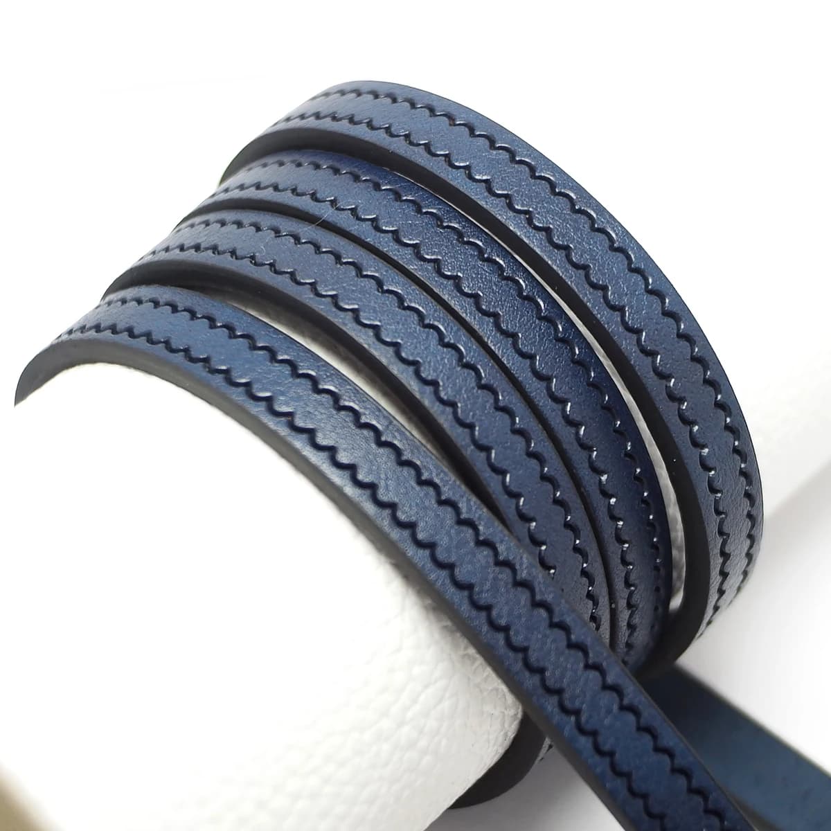 Corda in Pelle Goffrata a Onde da 45 Pollici, Striscia di Pelle da 10mm, Corda Artigianale con Texture Tridimensionale per Creazione di Collane e Bracciali