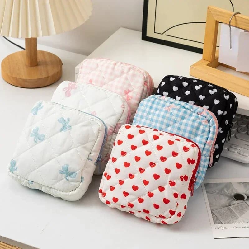 Bag for sanitary pads with heart print Case for female period Mini case for lipstick for makeup