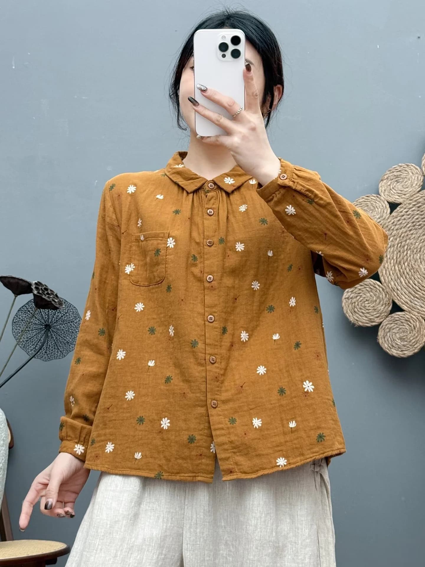 2026 Mori Girl Style Abbigliamento vintage Giappone Moda Rustica Stampa margherita Blu navy Giallo Camicie bianche Camicette in filato di cotone 100%