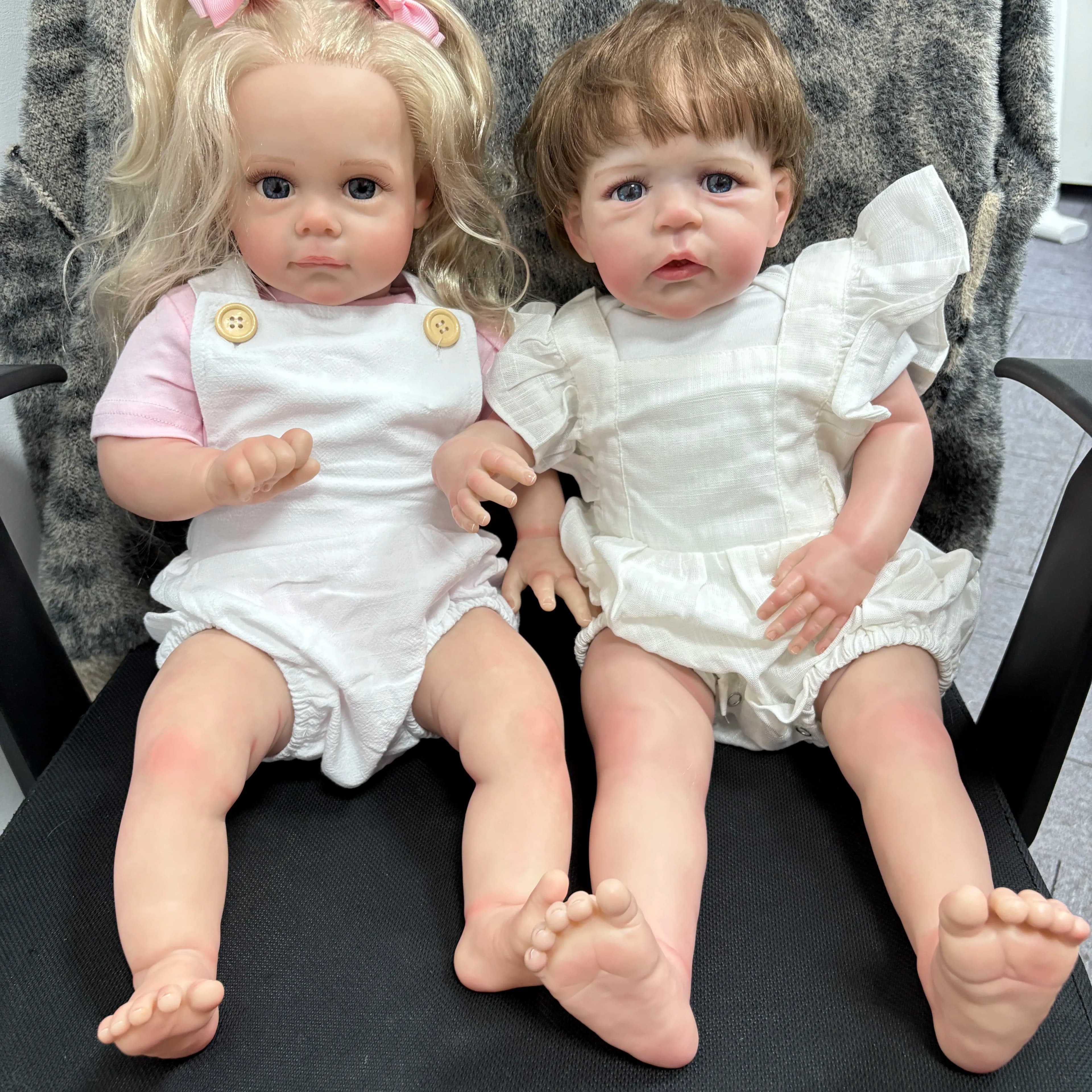 24 inches Maggi/Sandie Soft Cotton Body Realistic Doll Renata Multiple Layers 3D Painting Skin Visible Veins with Hand Root Hair