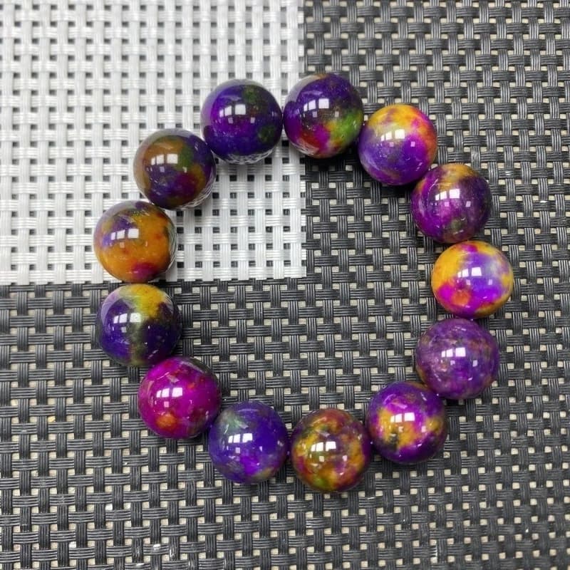 Bracciale con perline rotonde colorate Shugulai, lo stesso gioiello per uomo e donna