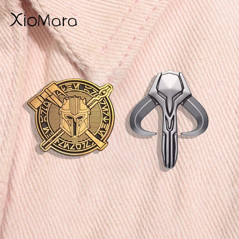 Fantastiche film Ispirazione Spille smaltate Scudo punk Armi Spilla in metallo Zaino con risvolto Distintivo Gioielli per feste di moda Regalo per gli amici