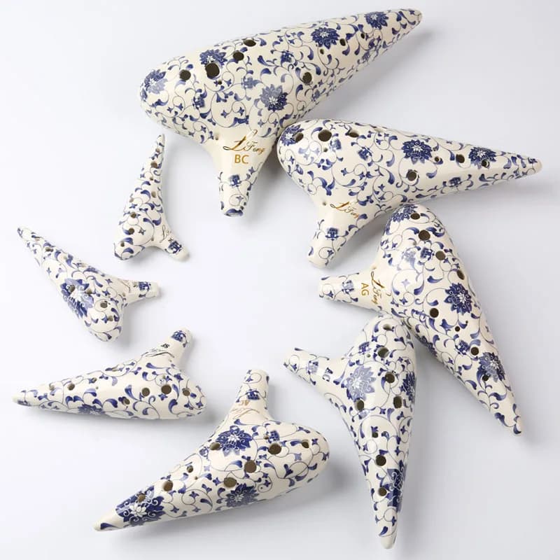 Ocarina in Porcellana Blu e Bianca a 12 Fori, Flauto in Ceramica con Bellissimo Motivo Floreale per Esibizioni Musicali Orff SG-SC-SF-AC