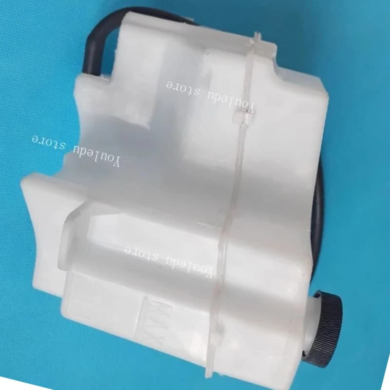 Suitable for 04 05 06 07 Antifreeze Kettle Plastic Auxiliary Kettle Cover Automotive Parts