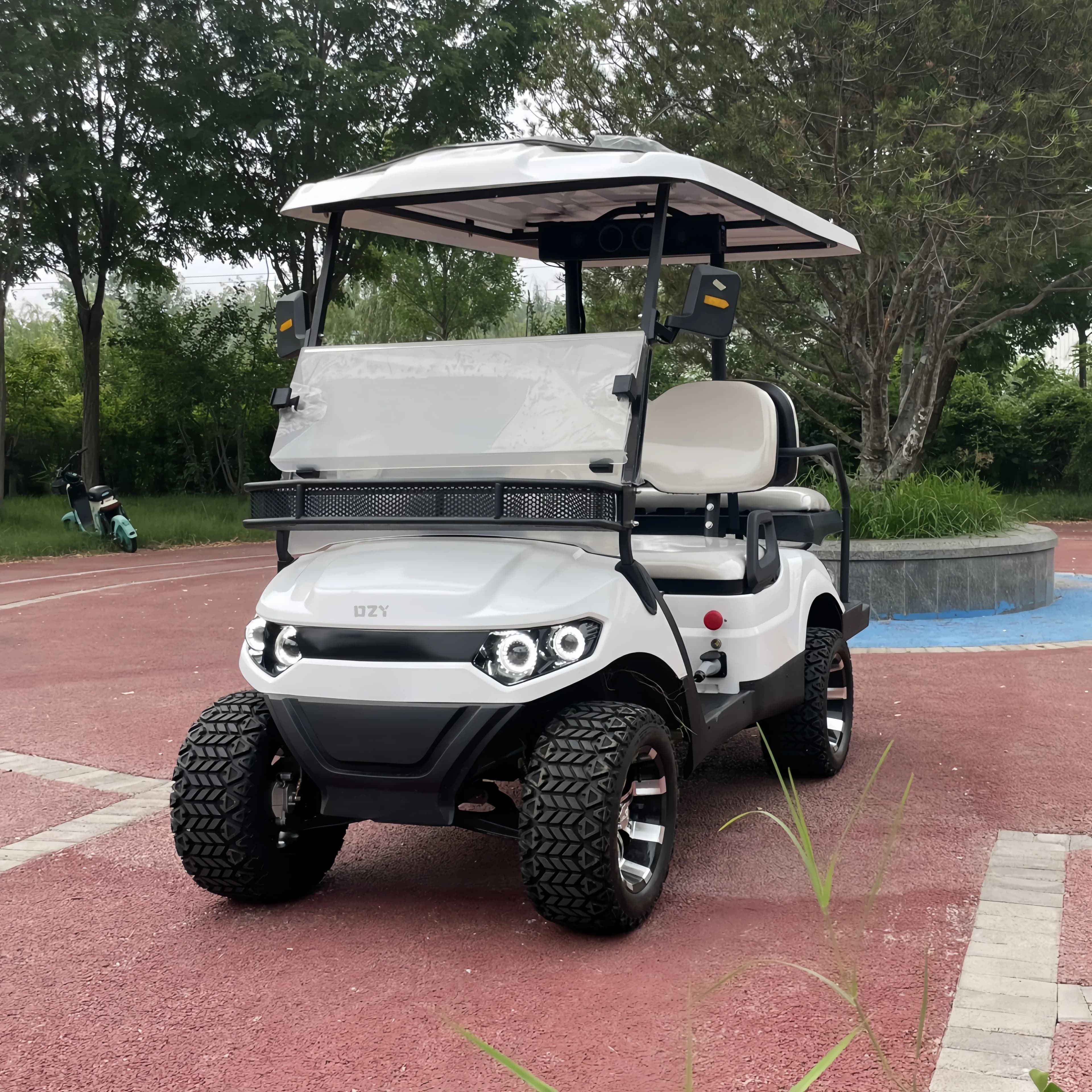 Golf cart elettrico a 4 posti con pannelli solari, veicolo da caccia, veicolo fuoristrada elettrico, generazione di energia con pannelli solari