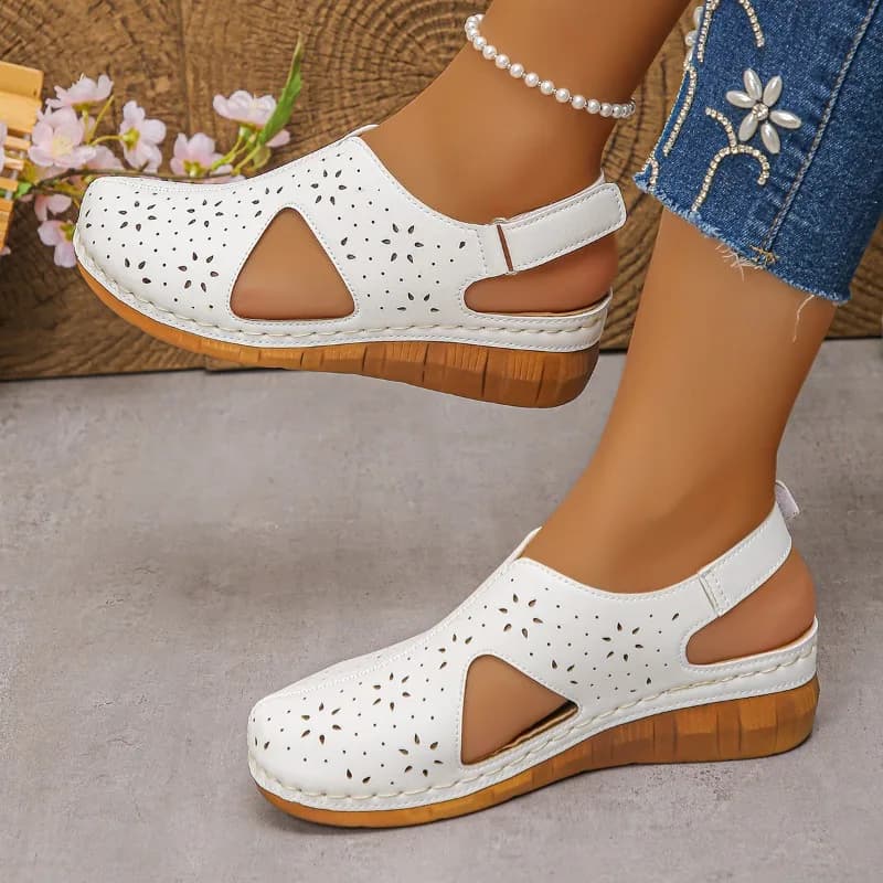 new women's wedge sandals Fashion recessed design, retro-style beach shoes Casual sandals, large-sized summer women's shoes
