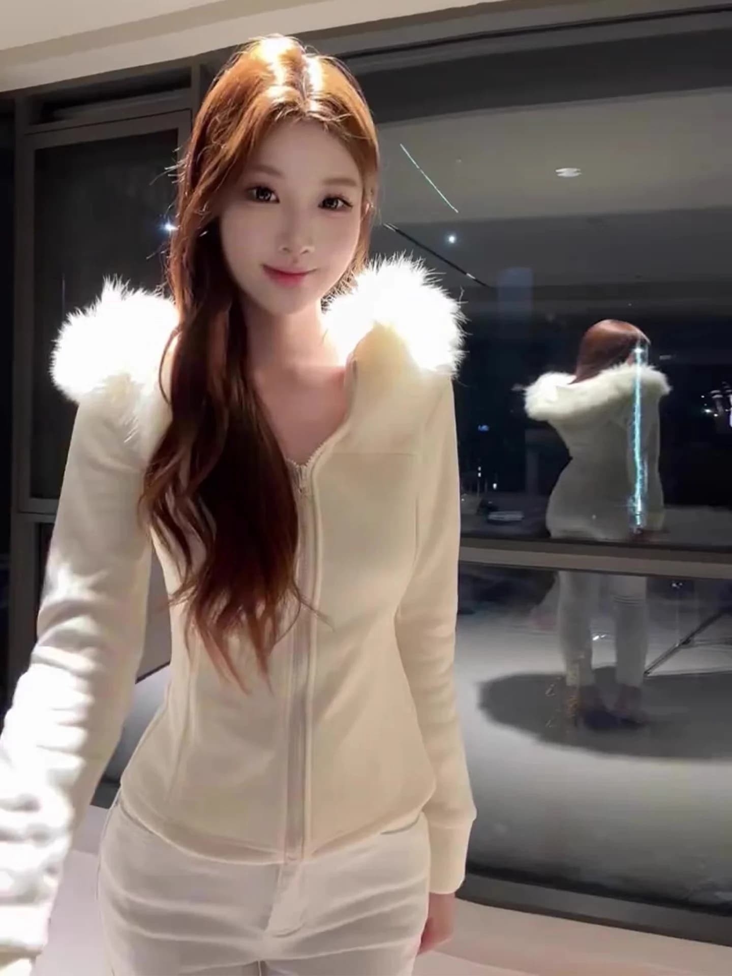 White Fur Collar Hooded Jacket Women's Early Spring Small Size Slim Waist Short Zipper Open Cardigan Top Breathable Polyester...