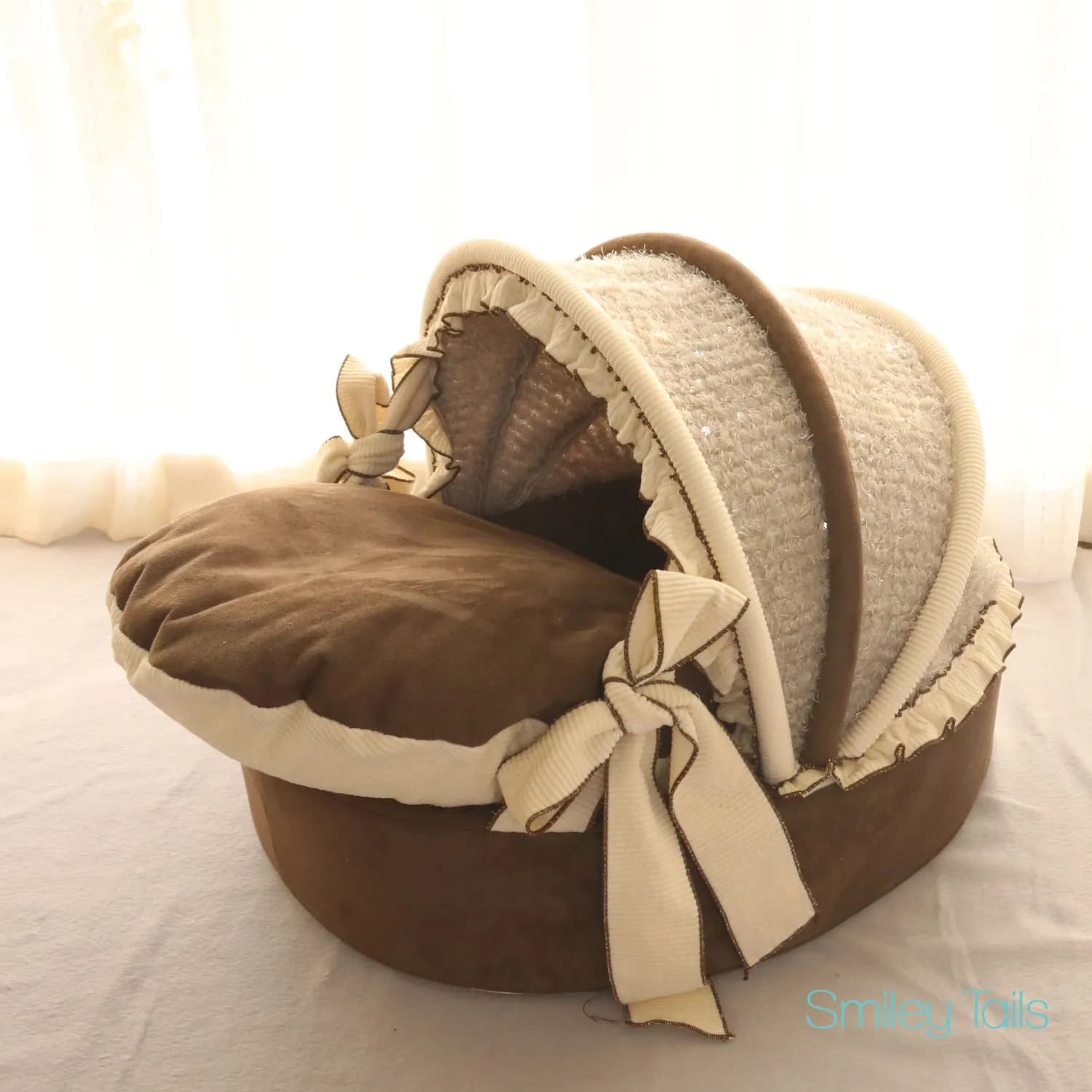 Mocha Mousse Colorway Winter Edition Letto caldo per animali domestici Letto per gatti antigraffio Culla Letto per cani Rimovibile Lavabile Personalizzabile