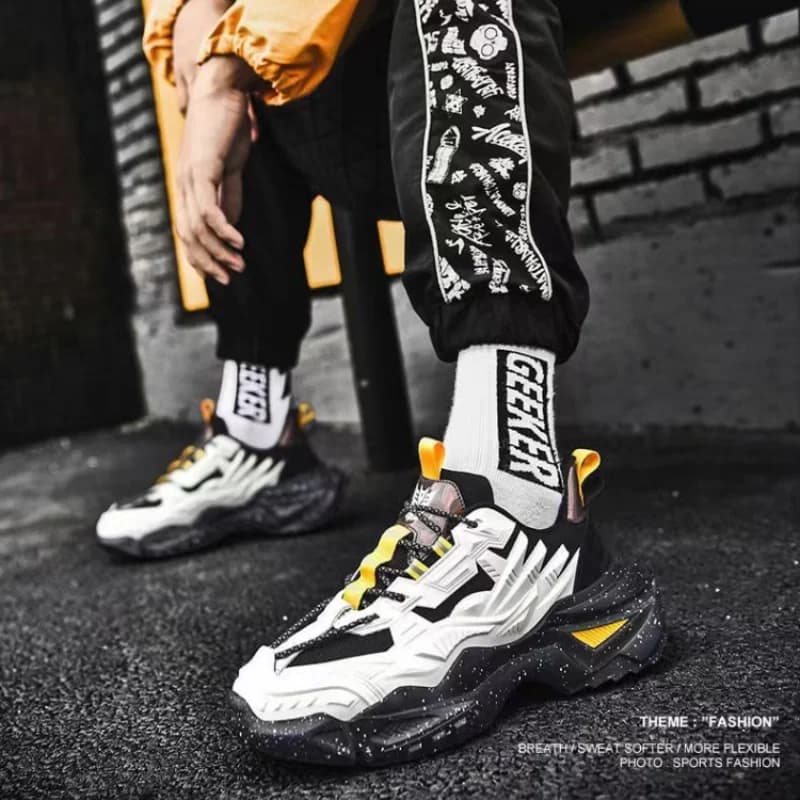 Scarpe da corsa da uomo Trend 2025 Scarpe da ginnastica casual da uomo con piattaforma spessa Offerte originali Designer Liquidazione economica Palestra in stile coreano