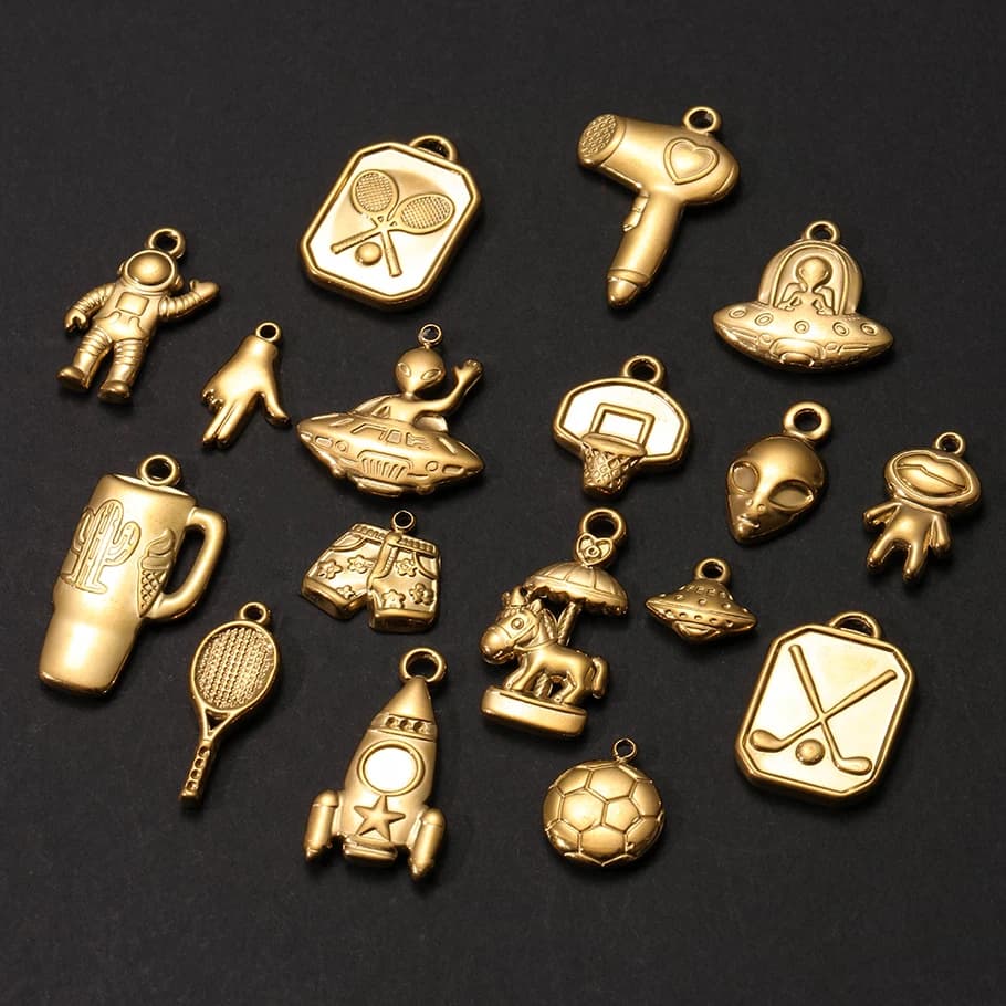 10pcs/lot Spacecraft Alien Stainless Steel Originality Pendant Table Lamp Football Badminton Racket Commodity Charms DIY Jewelry