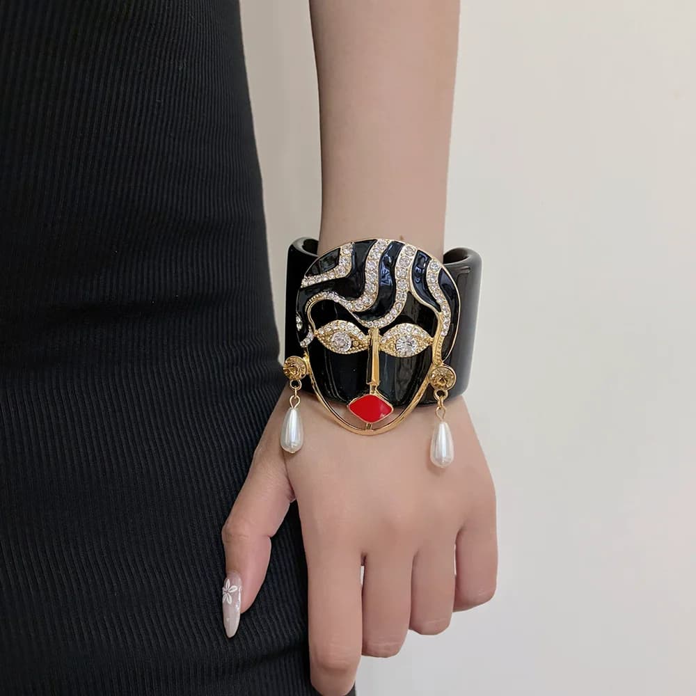 New Retro Exaggerated Face Mask Pearl Wide Open Bracelet Fashionable Retro Enamel Bracelet For Women Gift For Friends